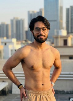 Avi Aoura - Acompañantes masculino in New Delhi Photo 3 of 10