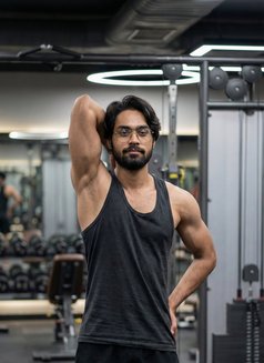 Avi Aoura - Acompañantes masculino in New Delhi Photo 1 of 10