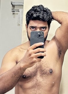 Hardstroker - Acompañantes masculino in Hyderabad Photo 3 of 3