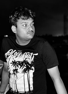 Hardy Daddy - Male escort in Kolkata Photo 3 of 4