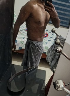 Hardy for Ladies and Couples - Acompañantes masculino in Dubai Photo 4 of 5