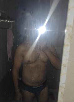 Hardy Independent - Acompañantes masculino in New Delhi Photo 5 of 5
