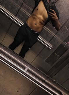 Hardy - Acompañante masculino in Dubai Photo 5 of 6