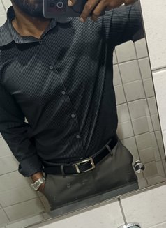 Hardy - Acompañante masculino in Dubai Photo 6 of 6