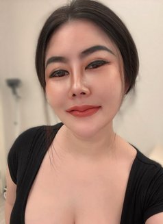 Hareen - puta in Khobar Photo 5 of 12