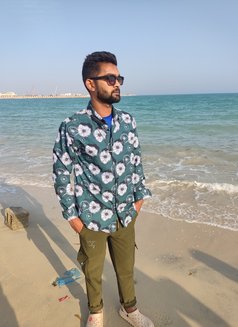 Hares Khan - Male escort in Dammam Photo 5 of 6
