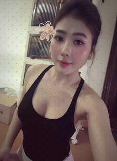 Harin - escort in Dubai Photo 2 of 5