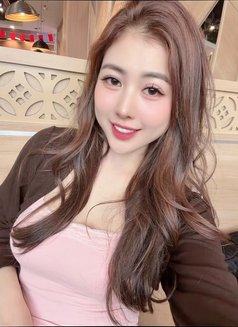 Harin - escort in Dubai Photo 4 of 5
