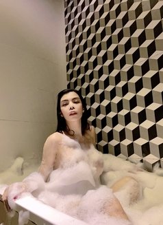 Sexy Kawaii - Transsexual escort in Manila Photo 1 of 16