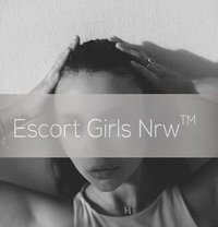 Harlow - escort in Düsseldorf