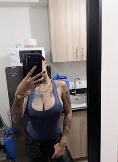 Harmony_tatted🦋 - companion in Manila Photo 2 of 26