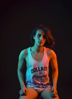 Haroun - Male escort in Doha Photo 2 of 4