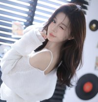 Harper - escort in Shanghai Photo 1 of 4