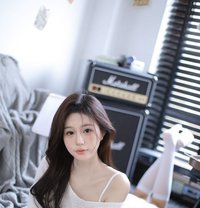 Harper - puta in Shanghai Photo 3 of 4