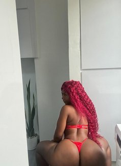 Harriet - puta in Dubai Photo 6 of 6