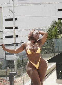 Harriet - escort in Dubai Photo 8 of 9