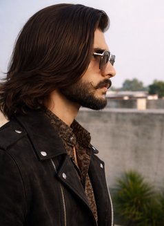 Harris Jutt - Male companion in Karāchi Photo 1 of 2