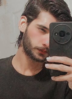 Harris Jutt - Acompañante masculino in Lahore Photo 2 of 11