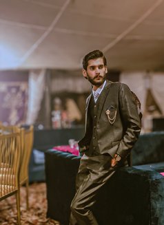 Harris Jutt - Acompañante masculino in Lahore Photo 7 of 11