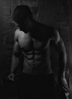 Harris - Male escort in Islamabad Photo 3 of 4