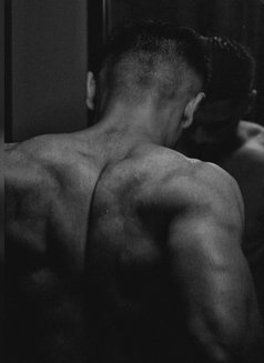 Harris - Male escort in Islamabad Photo 4 of 4