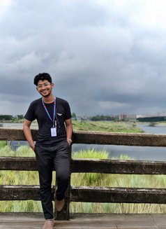 Harry - Male escort in Dhaka Photo 3 of 6