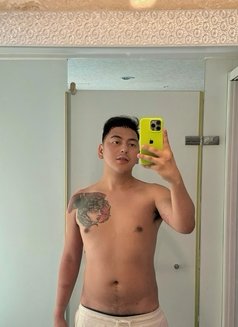 Harry Evans - Male escort in Kuala Lumpur Photo 1 of 8