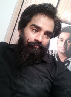 Harry - Male escort in New Delhi Photo 2 of 3