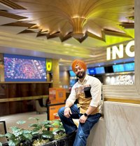 Harry - Male escort in New Delhi