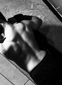 Harsh Driller - Acompañantes masculino in New Delhi Photo 1 of 4