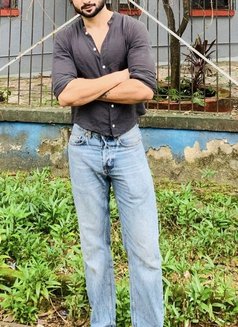 Harsh - Male escort in Mumbai Photo 3 of 4