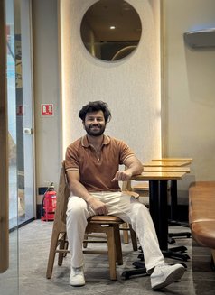 Harsh - Acompañantes masculino in Pune Photo 1 of 3