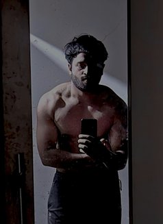 Harsh - Acompañantes masculino in Pune Photo 2 of 3