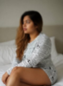 Harshita Independent Call Girl No Adv - puta in Bangalore Photo 5 of 8