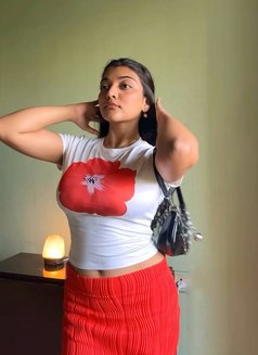 Harshita - puta in Bangalore Photo 3 of 6