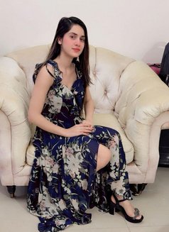 Harshita Indian Model - escort in Sharjah Photo 1 of 3