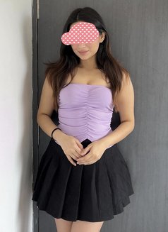 Harshita Kapoor - puta in Gurgaon Photo 3 of 4