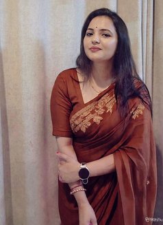 Harshita Sharma - escort in Kolkata Photo 6 of 8