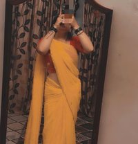 Harshita Sharma - puta in Kochi