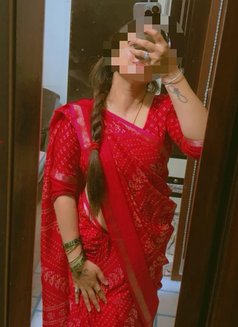 Harshita Sharma - puta in Kochi Photo 2 of 3