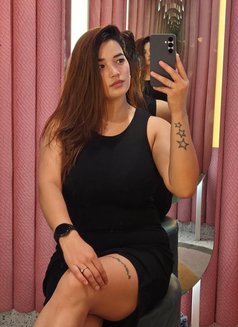 Harshita Sharma - escort in Kolkata Photo 4 of 5