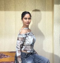 Harshita Sharma - puta in Noida