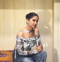 Harshita Sharma - puta in Noida