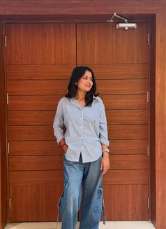 Harshita Sharma - puta in Noida Photo 1 of 2