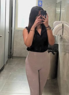 Harshita Very Desirable Girl Available - puta in New Delhi Photo 1 of 6