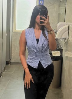 Harshita Very Desirable Girl Available - puta in New Delhi Photo 5 of 6