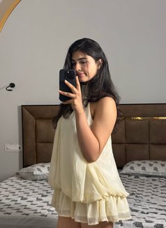 Harshitha - escort in Chennai Photo 2 of 3