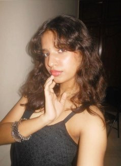 Harshitha Vh - escort in Chennai Photo 1 of 2