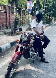 Harshu - Male escort in New Delhi Photo 5 of 5