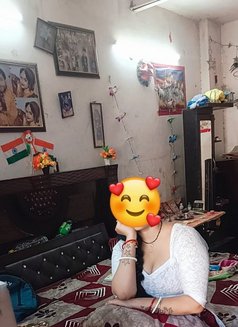 Haryanvi HOUSE WIFE in Delhi ANAL QUEEN - puta in New Delhi Photo 5 of 17